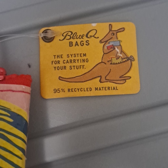 I'm an Artist Pink & Yellow Cosmetic Pouch! NWT - Picture 4 of 4